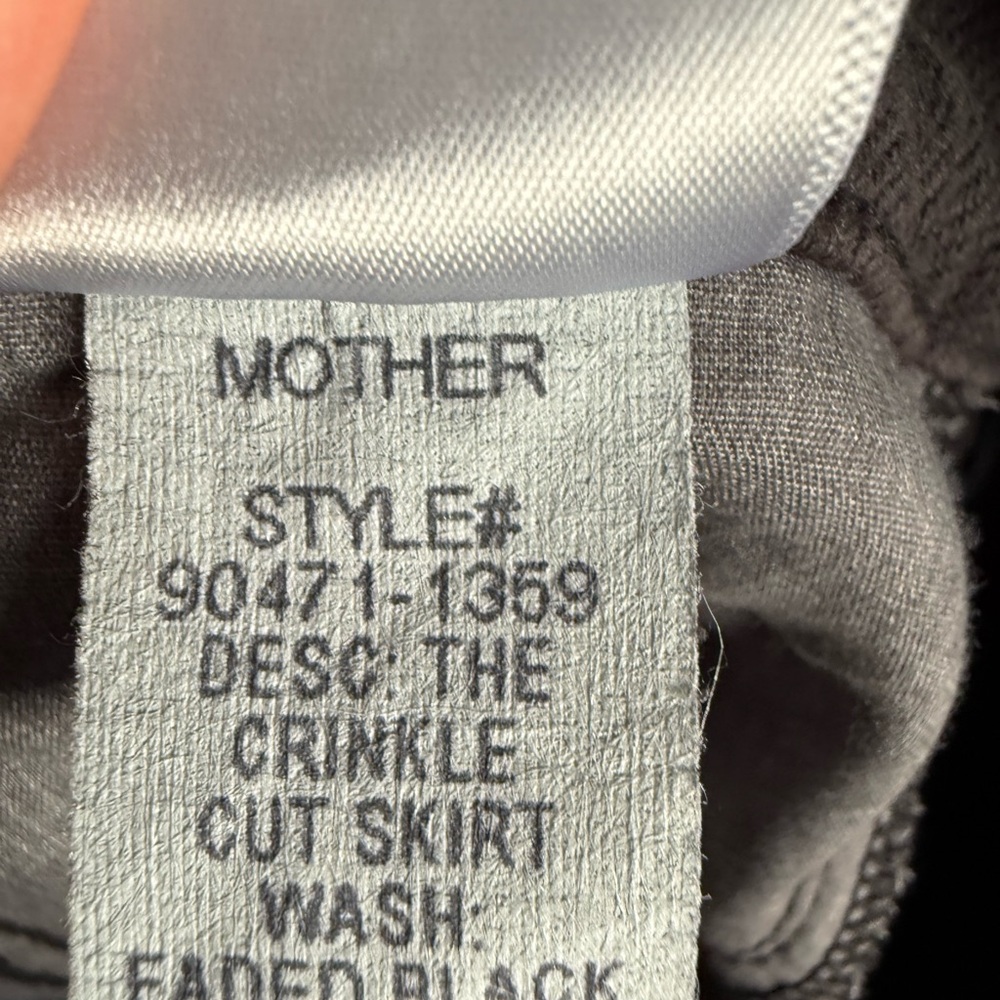 MOTHER Snacks The Crinkle Cut Black Denim Asymmetrical Skirt Sz 26 grunge - Picture 7 of 7